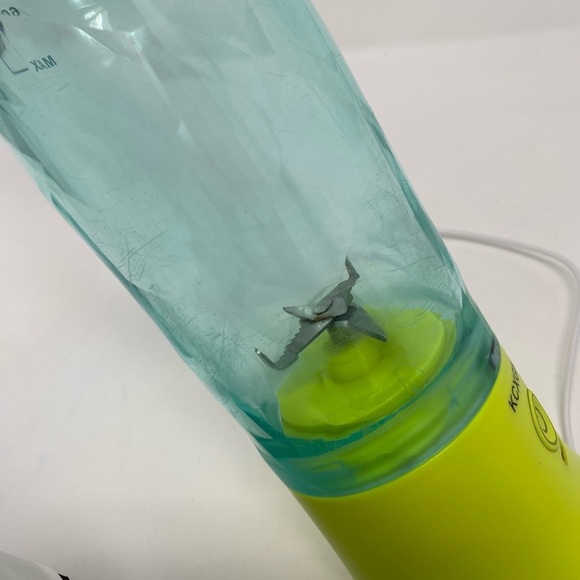 Portable Blender - Picture 7 of 11